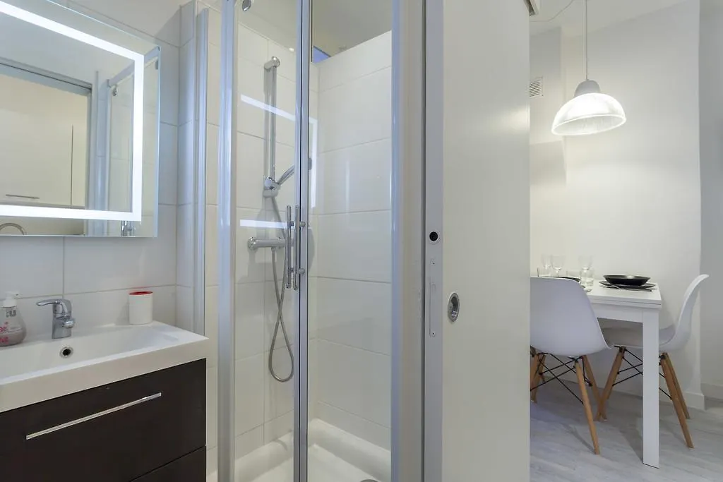 Apartment Like Home - Corneille Lyon