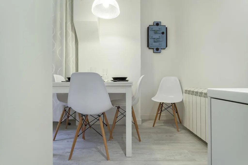 Apartment Like Home - Corneille Lyon