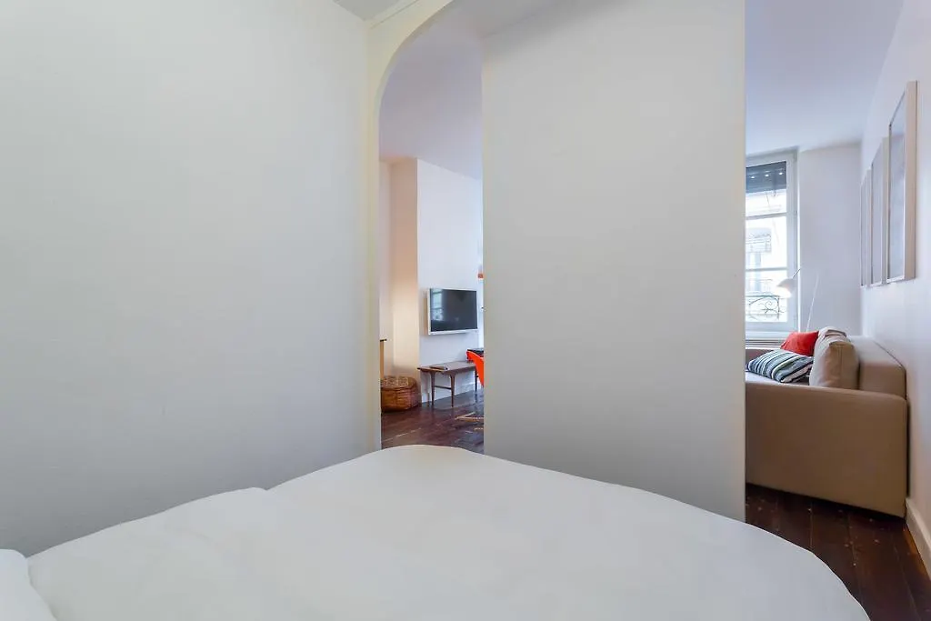 Apartment Like Home - Corneille Lyon